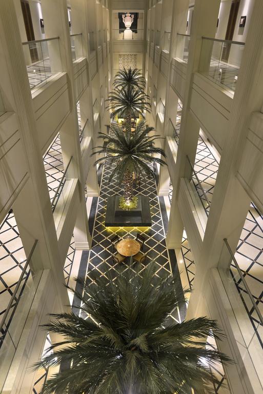 The Lalit Great Eastern Kolkata Hotel Exterior photo The interior of the hotel